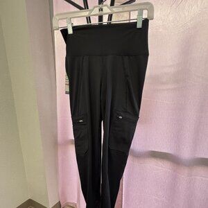 NWT Wrangler ATG Hybrid Cargo Leggings XS Reg Black High Rise